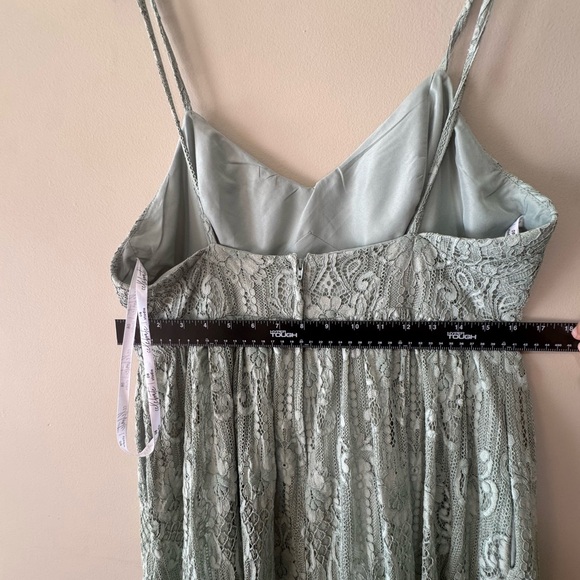 Elegant Lace Maxi Dress in Sage Green - Picture 5 of 7